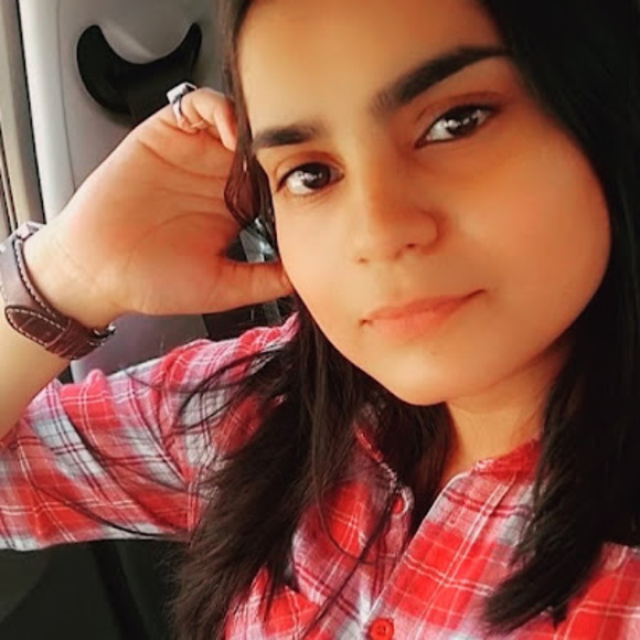 Meet your Posher, Pooja - Picture 1 of 1